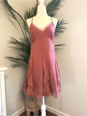 Dusty Rose Lace Trim Flowy Mini Dress – Size Medium